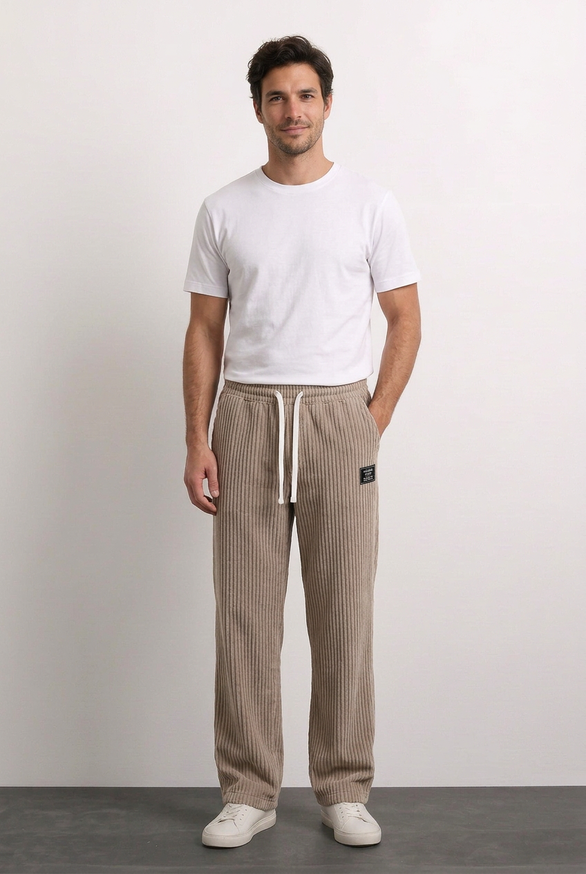 Pablo pantalón caqui con modelo