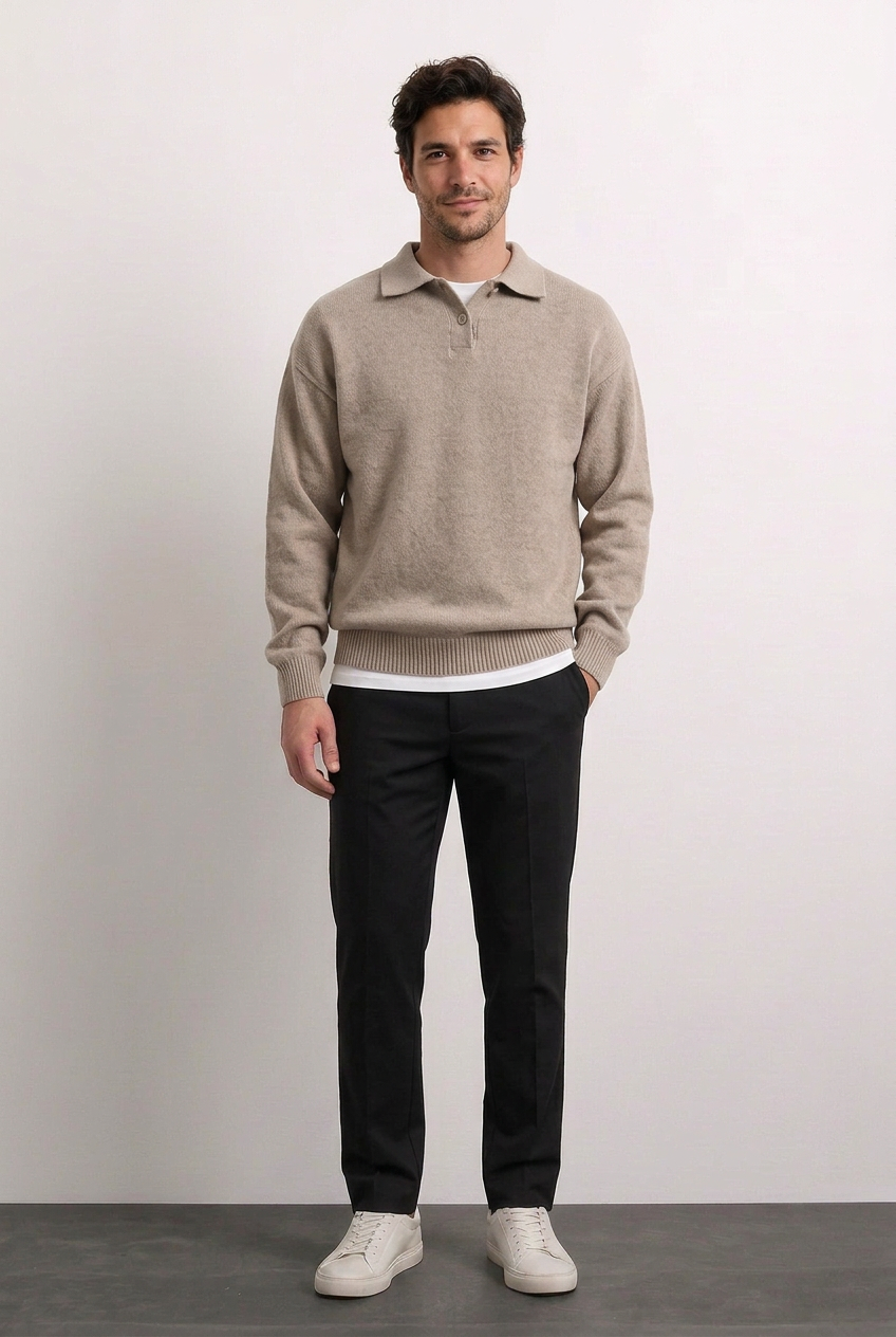 Eduardo beige de frente con modelo