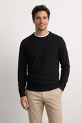 Félix negro con modelo