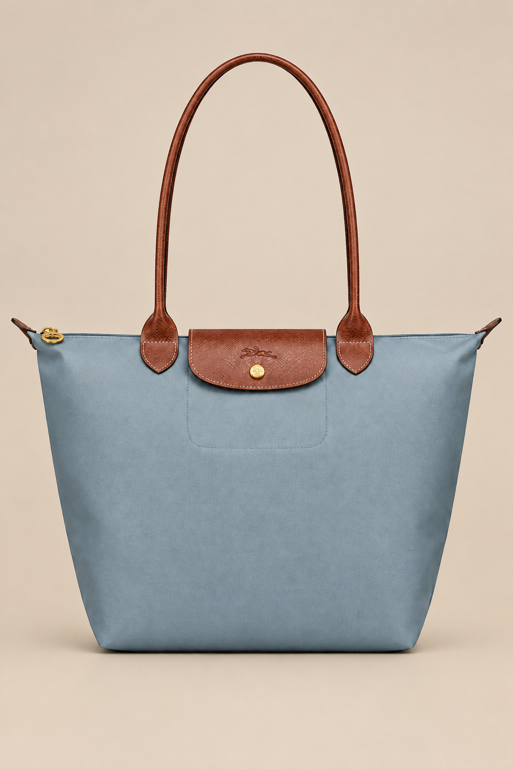 Bolso Nerea, vista frontal con fondo arena