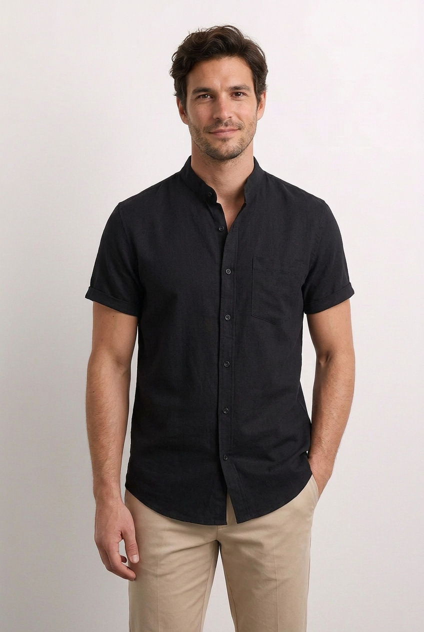 Tomás camisa negra con modelo