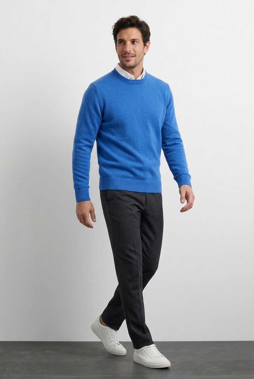Félix azul caminando